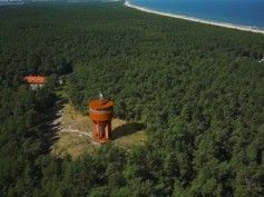 Wieżowy zbiornik wody na Wyspie Sobieszewskiej – ekologia i piękno przyrody